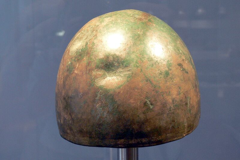 Datei:GNM - Helm Urnenfelderzeit.jpeg